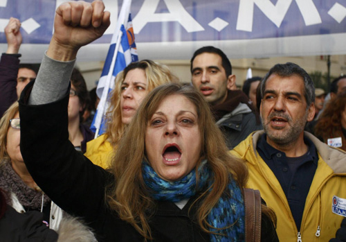 希腊抗议者包围希腊议会