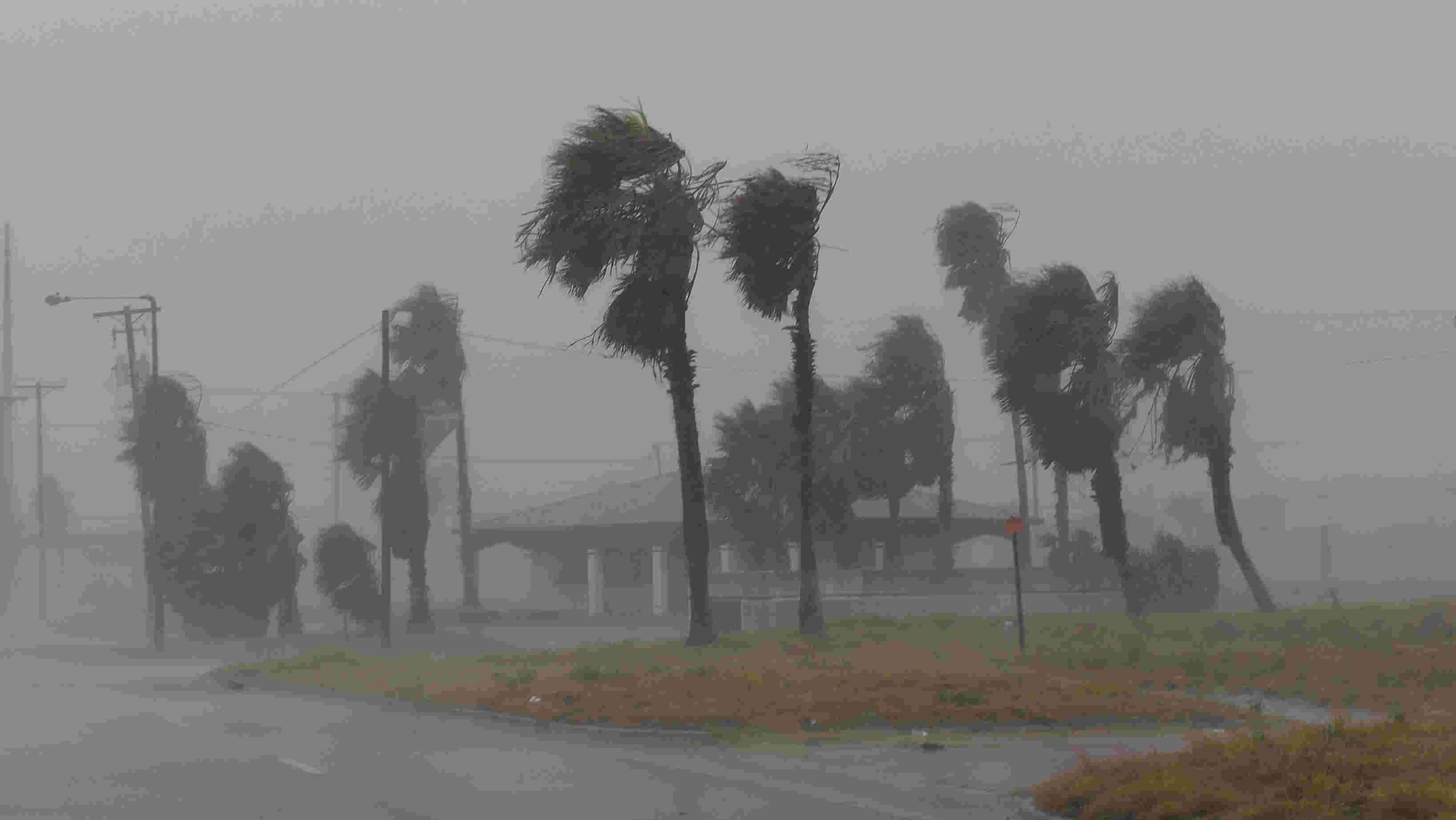 Harvey飓风登陆数小时后升至四级