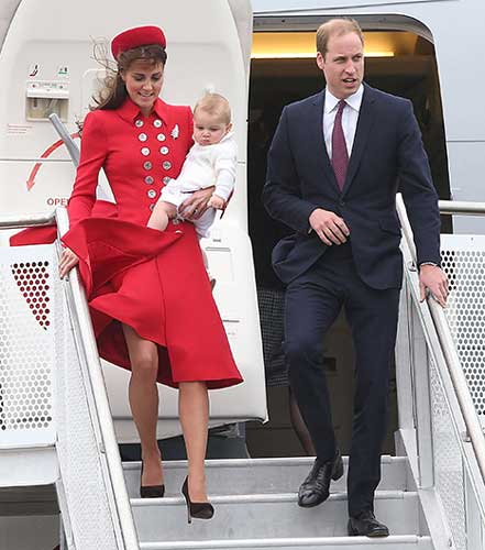 CCTV9英语新闻：威廉王子携妻儿开始新西兰旅行