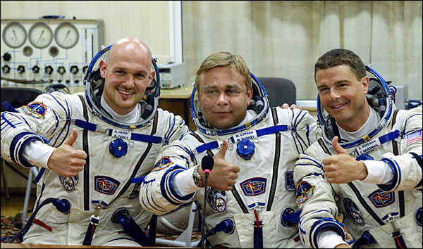 俄罗斯三名宇航员进入国际空间站