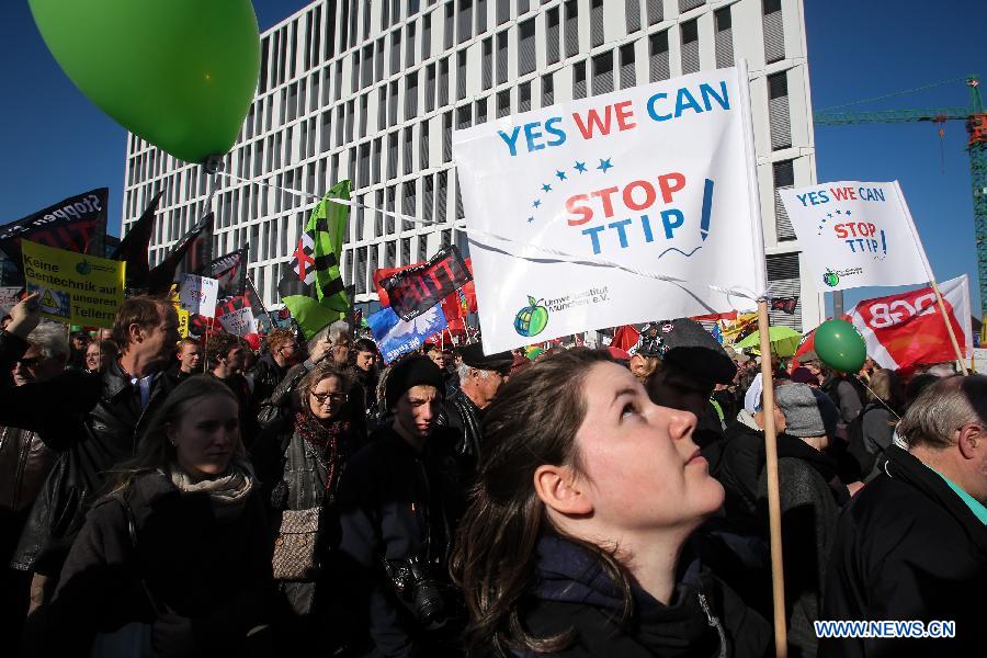 Massive protests in Berlin against TTIP