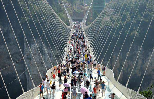 升级之后，世界最长最高的张家界大峡谷玻璃桥重新开放