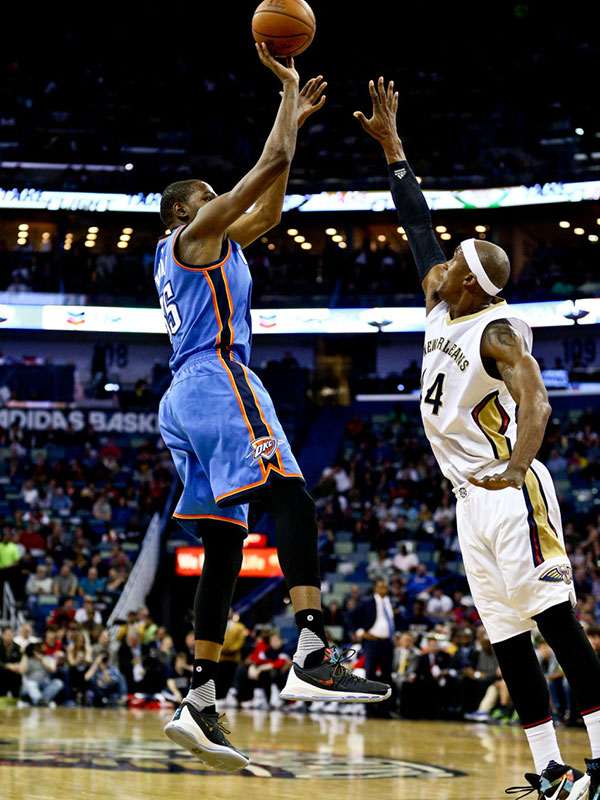 NBA: Davis pours in 30 points to help Pelicans edge Thunder