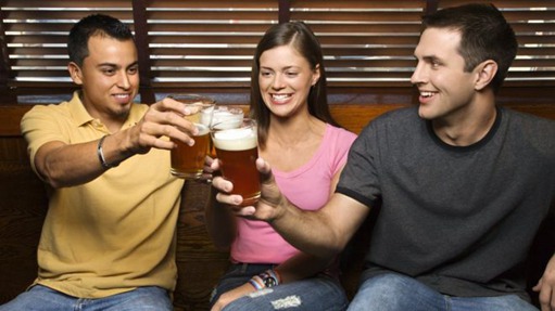 啤酒能使人变得更善于交际